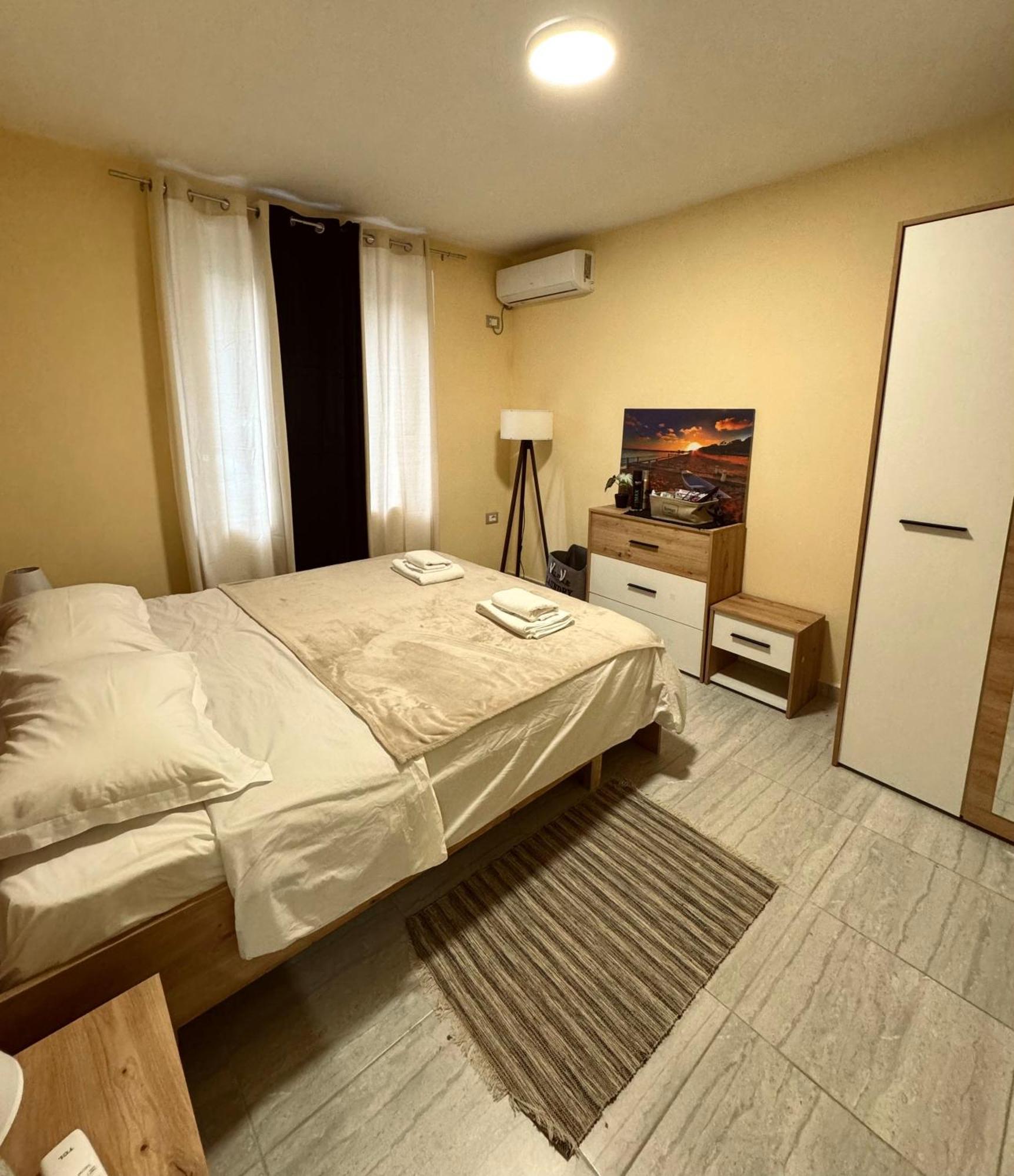 Urban Apartment In Blloku 地拉那 外观 照片
